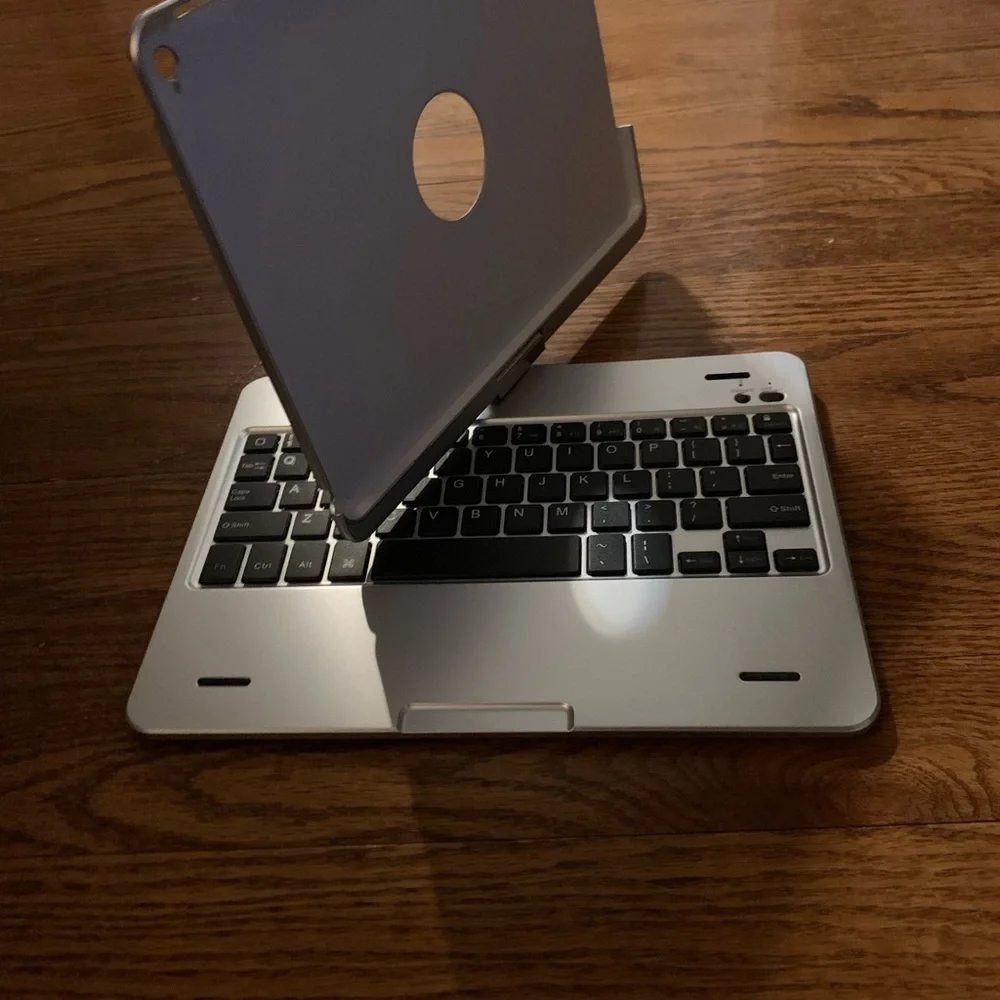 iPad keyboard Bluetooth